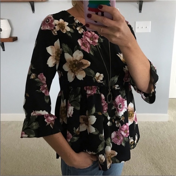 Floral Bell Sleeve Blouse - Picture 3 of 5